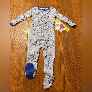 LAST ONE! 🐶 NWT Vera Bradley Ski Jump Snoopy PJ’s 🥰